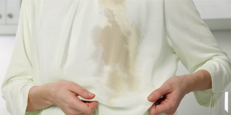 Sunscreen Stains on Clothes? Here's How to Get Rid of Them for Good